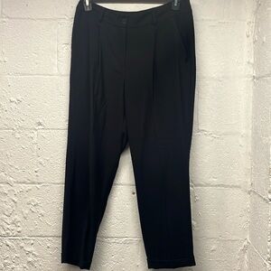 Loft Outlet Women's tapered leg pants size 6 black